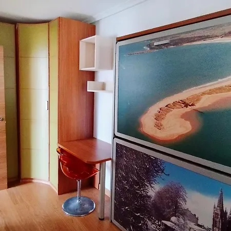 Con Piscina Y Wifi A 100 Metros De La Playa En شقة